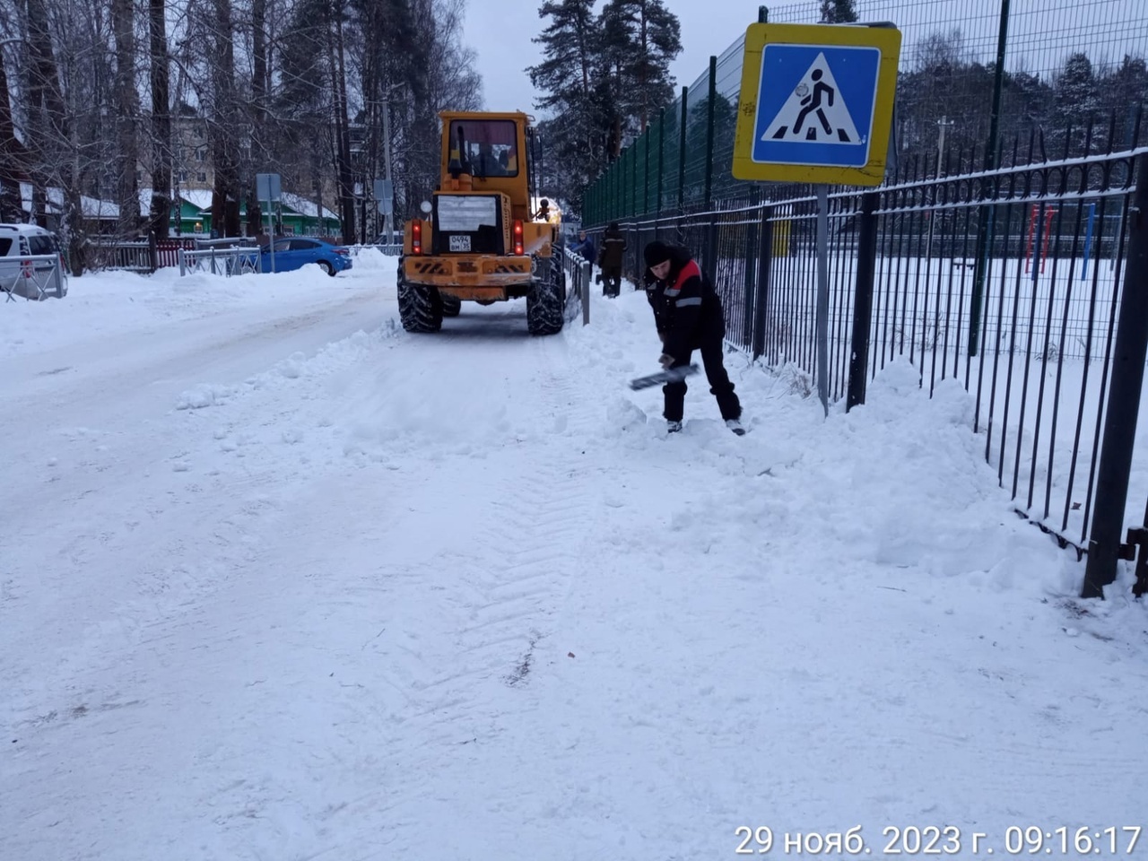 Декадная норма осадков выпала за сутки накануне в результате продолжительного снегопада.