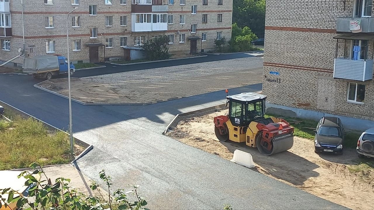 Дворовые территории &quot;оделись&quot; в асфальт.