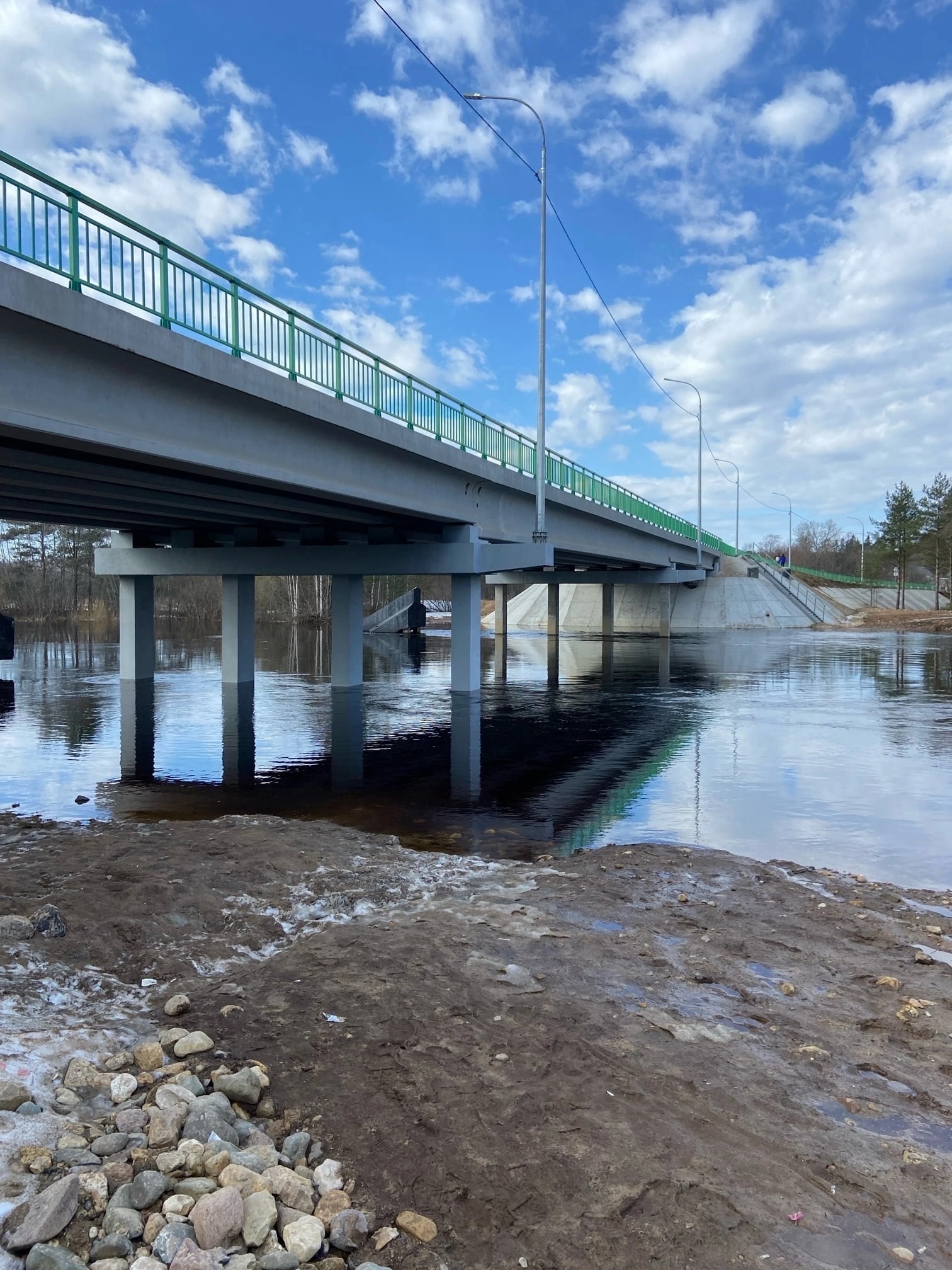 Продолжаем контролировать уровень воды в водоемах округа.