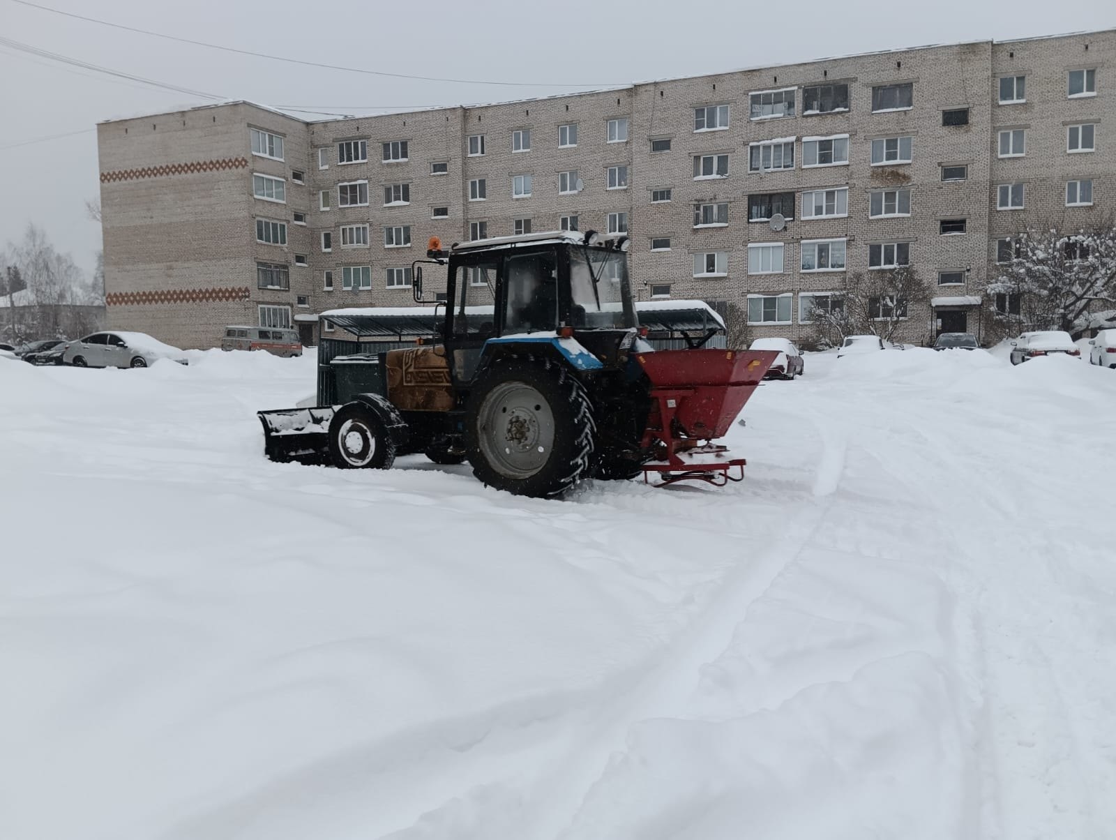 А снег идет....