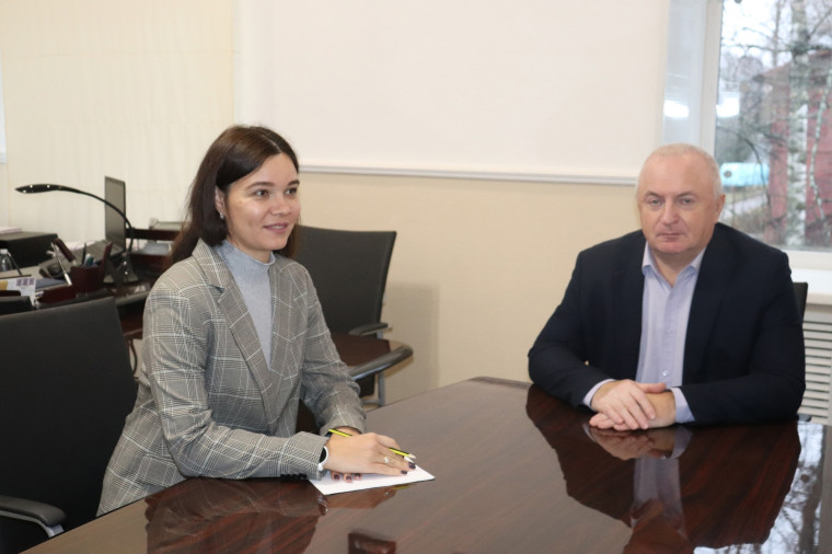 Сегодня в Бабаевском округе работает депутат Законодательного Собрания Вологодской области Любовь Царева.. Сегодня в Бабаевском округе работает депутат Законодательного Собрания Вологодской области Любовь Царева..